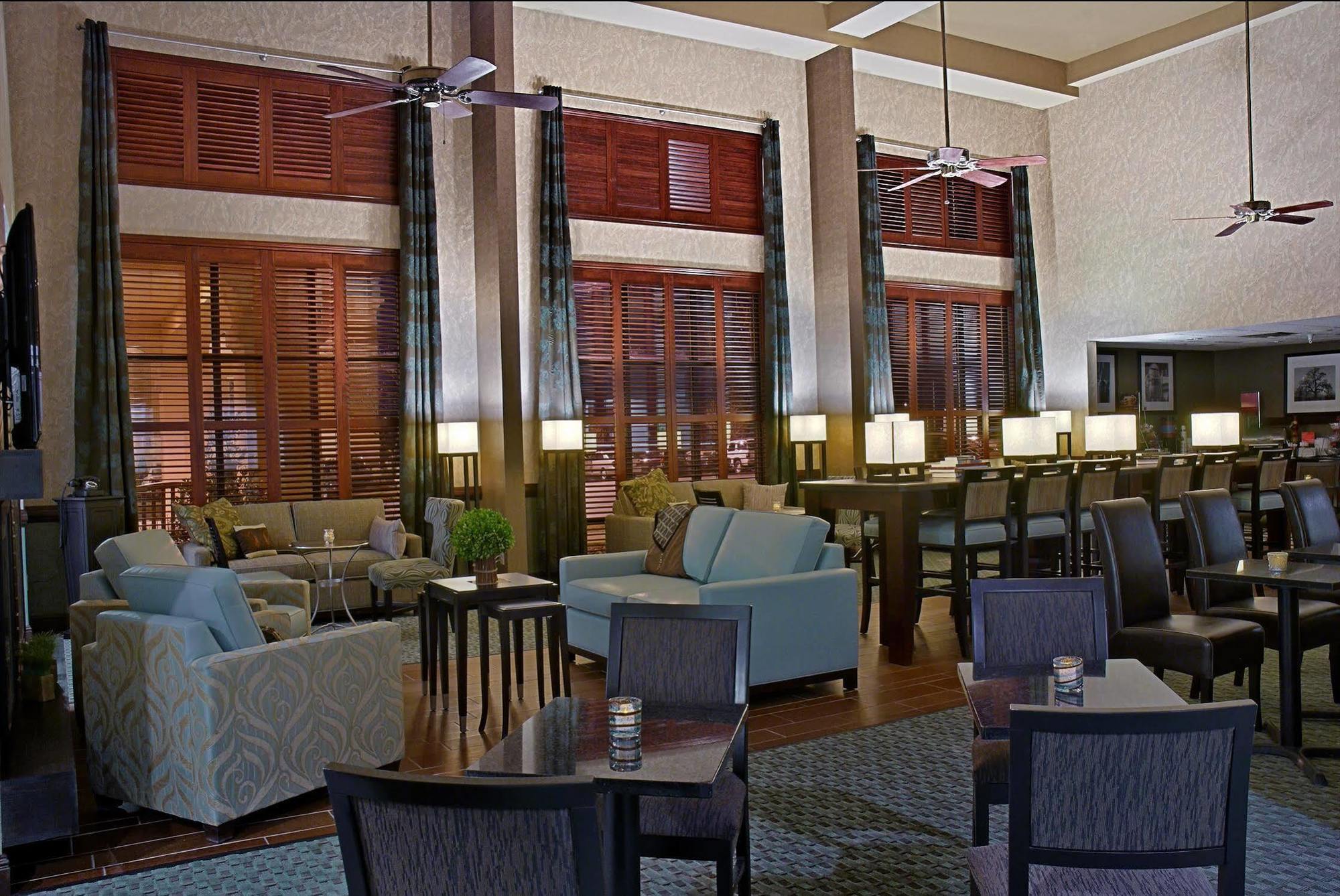 Hampton & Hotel 3*