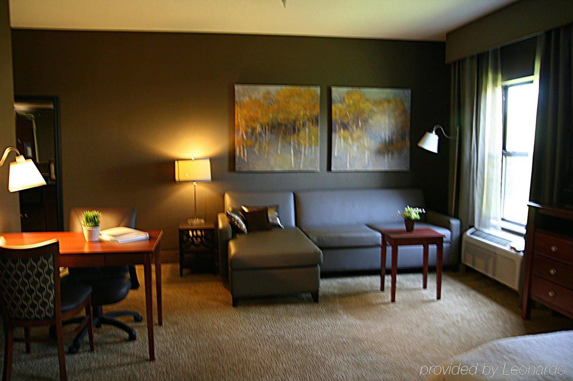Hampton Inn&suites Hotel