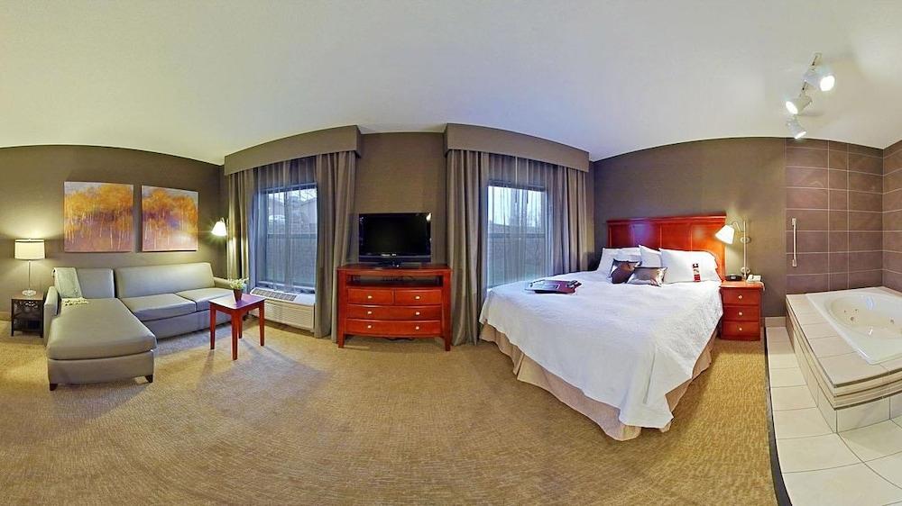 Hampton & Hotel 3*