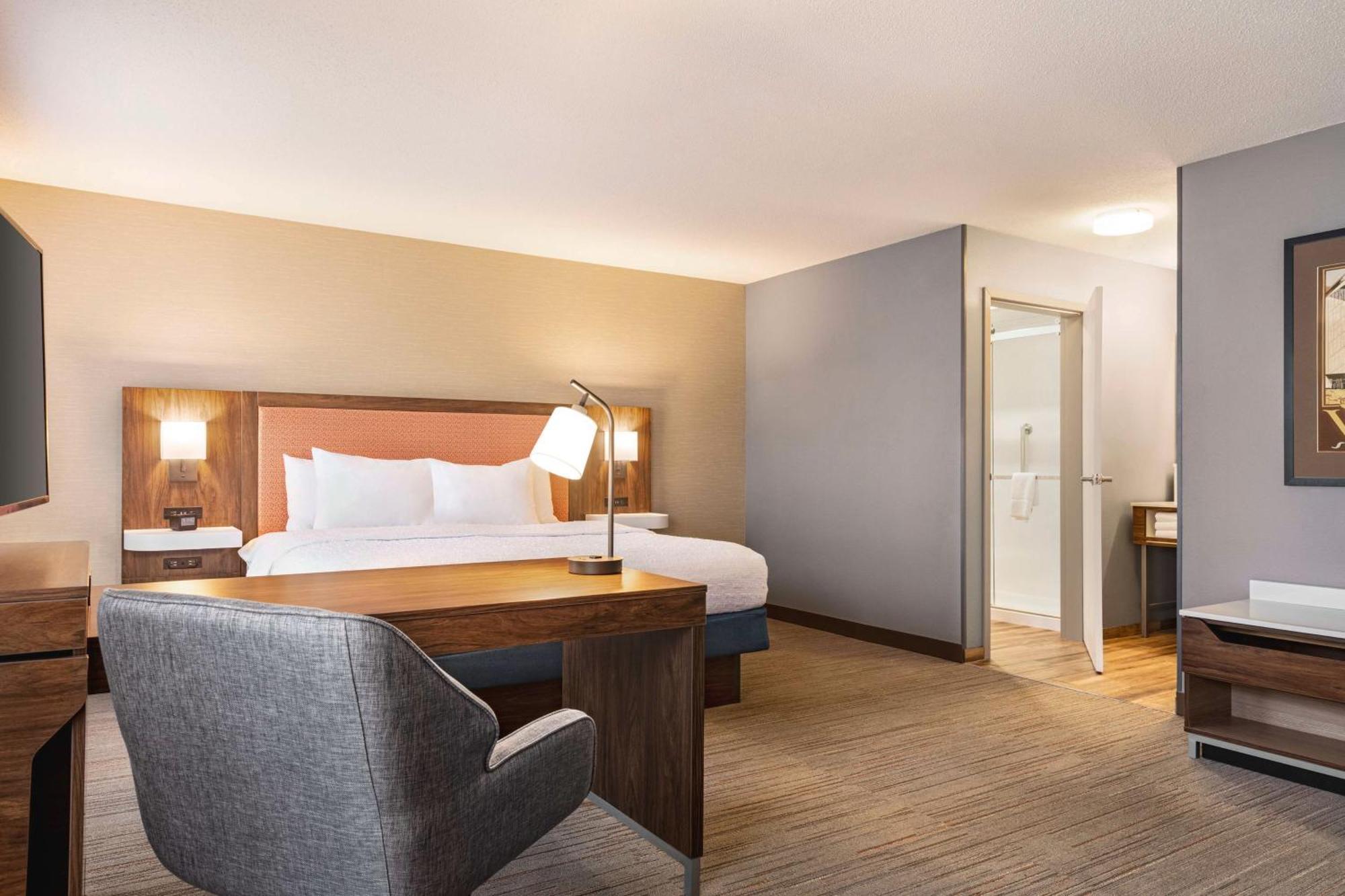 Hotel Hampton & 3*